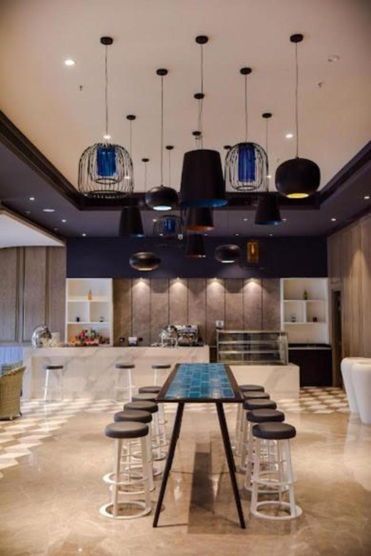 Апарт готель Neel Skye - Couple Friendly - Dlf My Pad, Gomtinagar , Лакхнау Екстер'єр фото